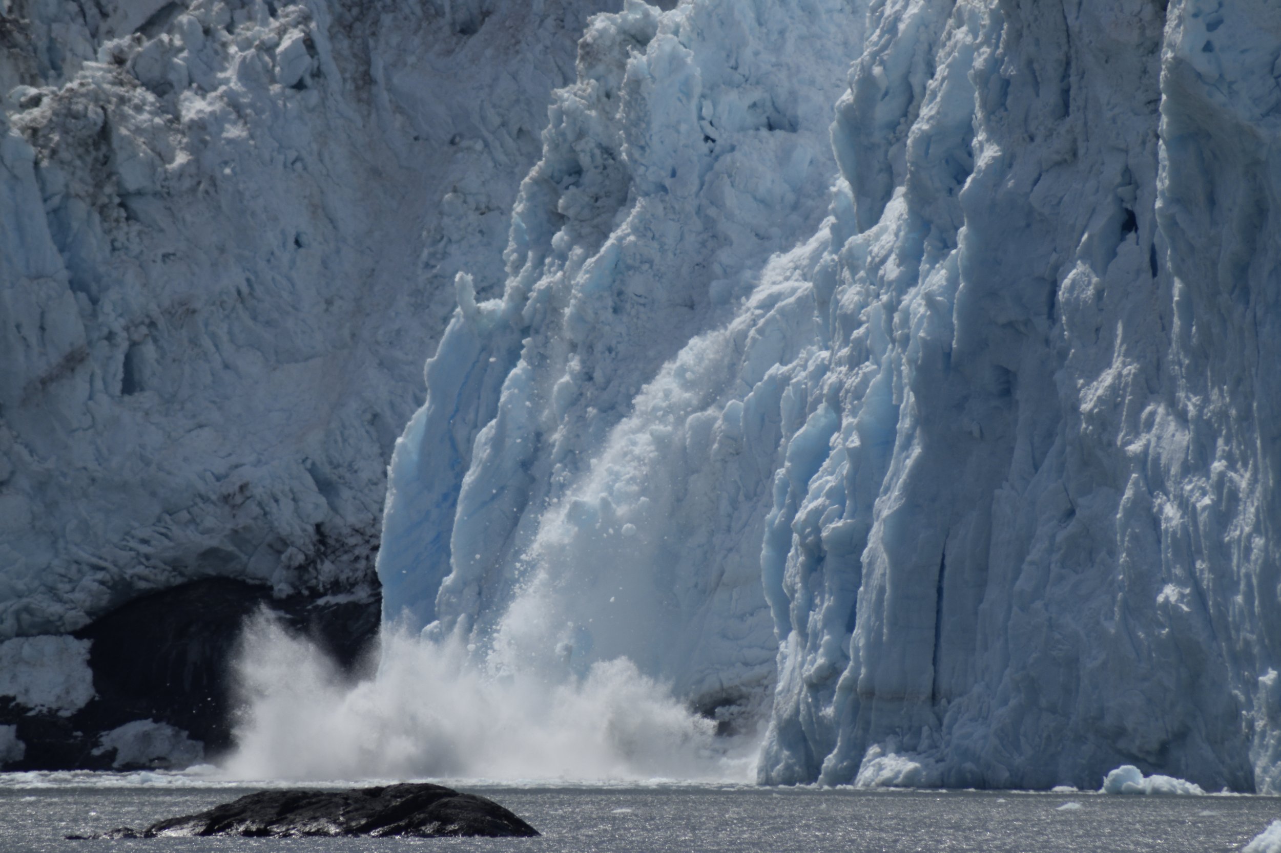 Calving glacial ice