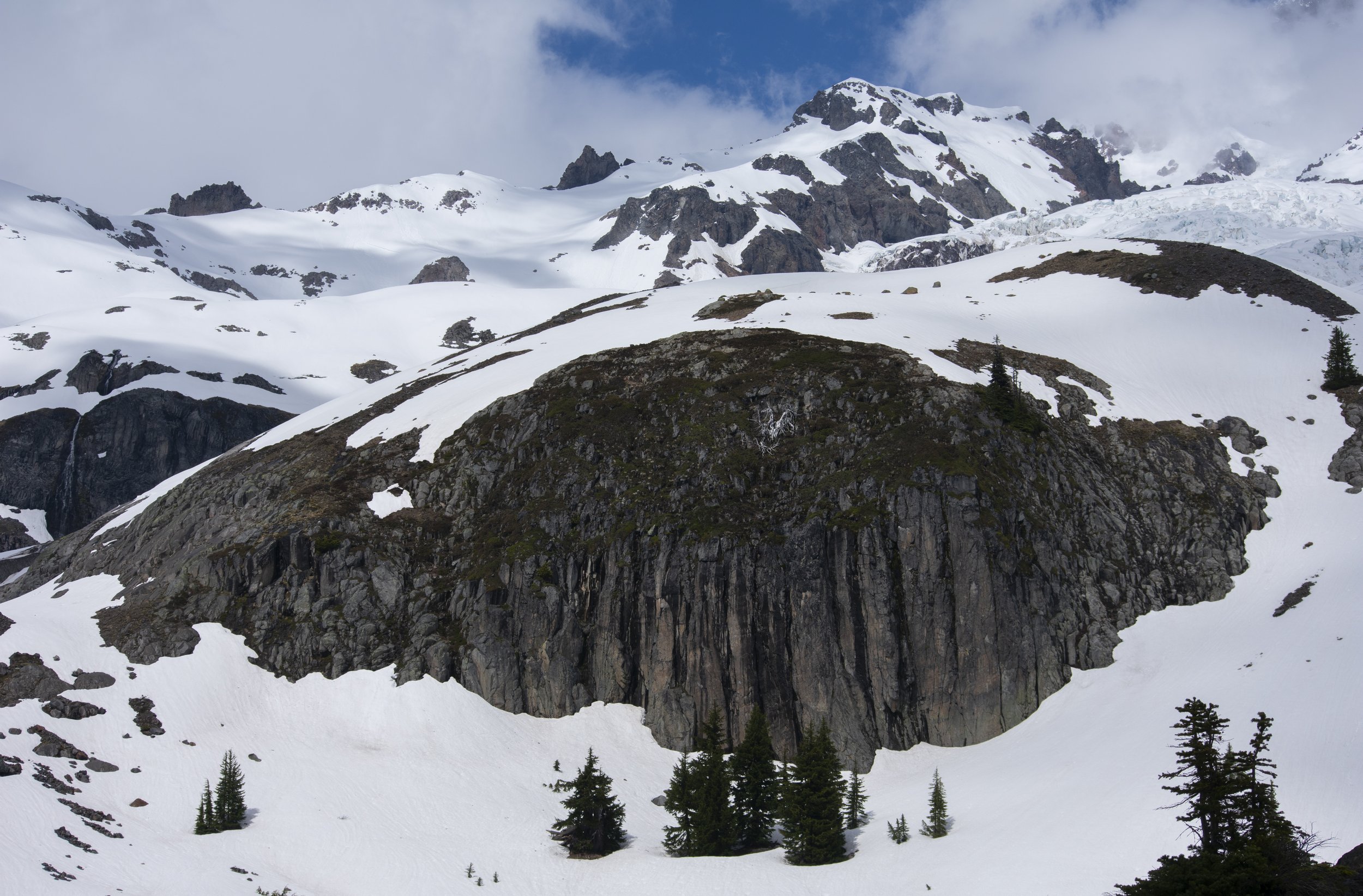 Snowy cliff near Emerald Ridge